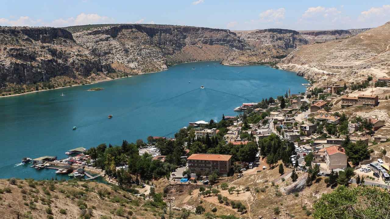 Dünyanın en güzel yerinde konaklama ve yemek bedava: Valizini toplayan gidiyor