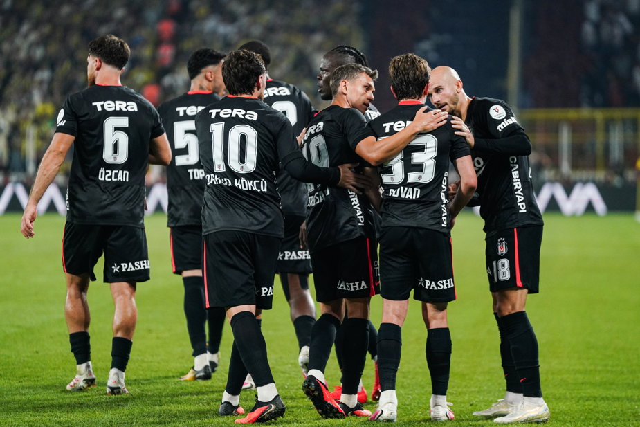 Beşiktaş'tan Kadıköy'de muhteşem dönüş