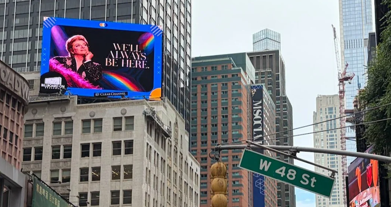 New York'ta karşısına çıktı: Aktivistlerden Erdoğan'a 'Zeki Müren'li' protesto