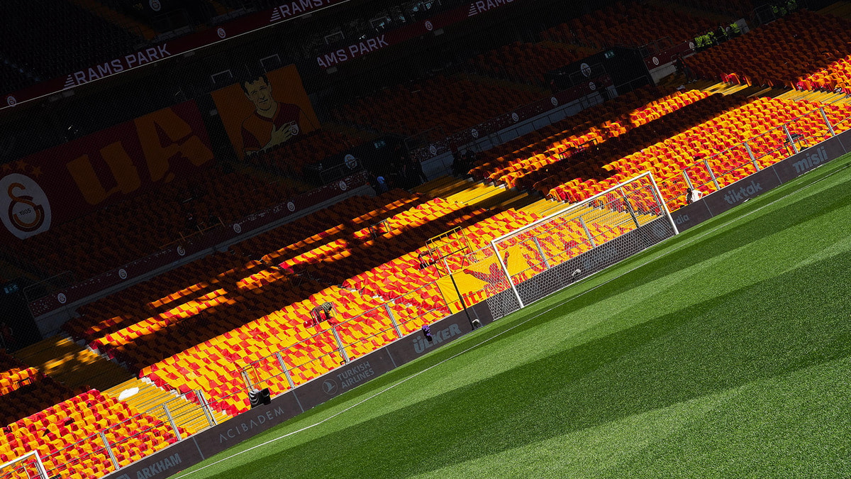Eleştiriler sonrası Galatasaray harekete geçti! Komple kaldırılıyor
