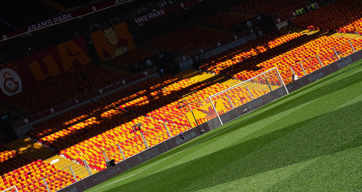 Eleştiriler sonrası Galatasaray harekete geçti! Komple kaldırılıyor