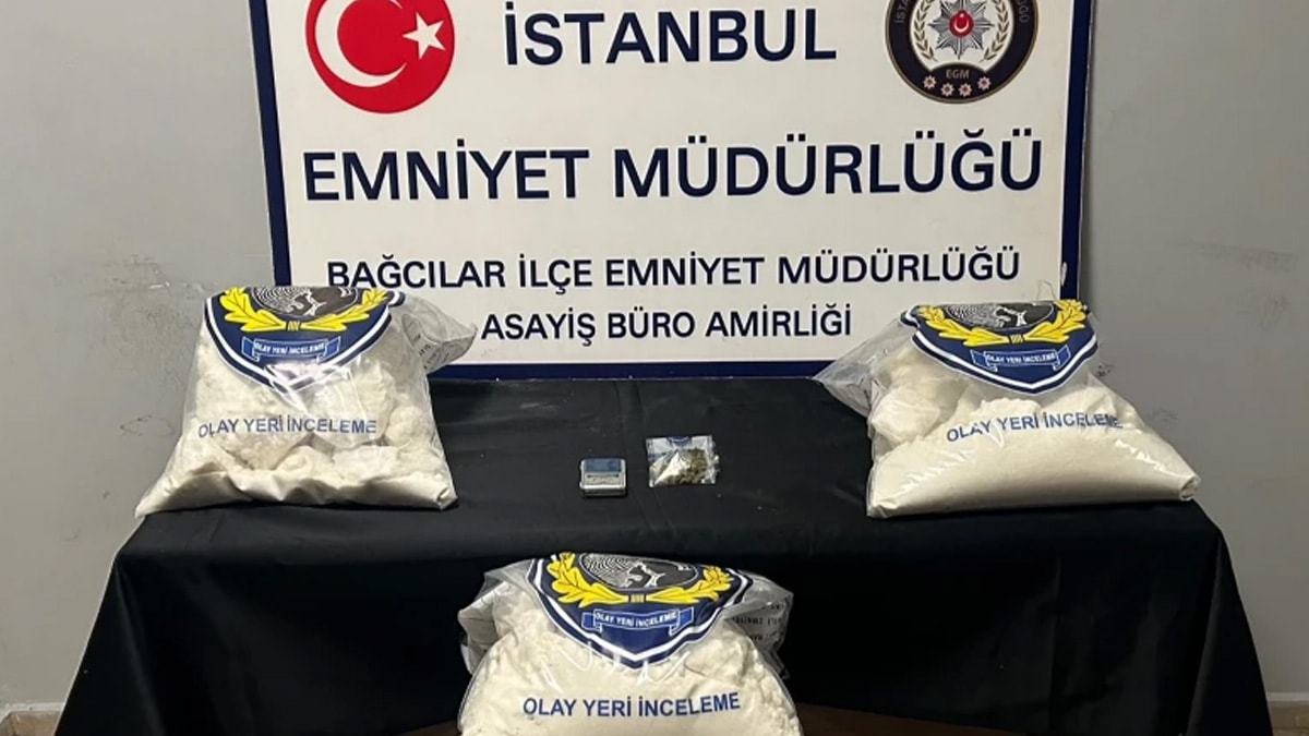 Bağcılar'da iş yerine uyuşturucu operasyonu: 22 kilo 970 gram ham madde ele geçirildi