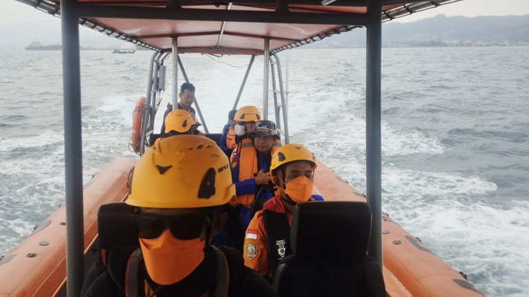 Endonezya'da 241 kişiyi taşıyan yolcu gemisi kayboldu