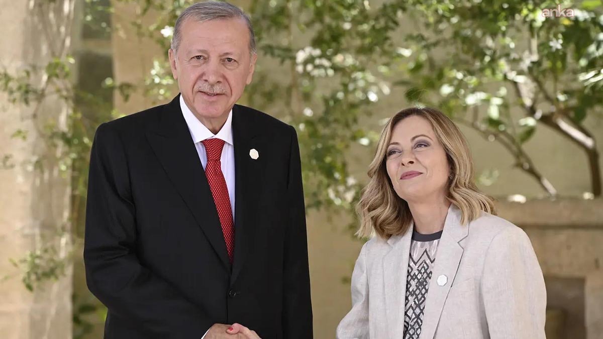 Erdoğan'dan Meloni'ye 'görev süresi' tebriği