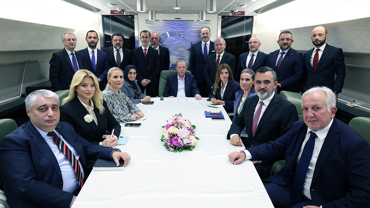 Erdoğan uçaktan DEM Partililere mesaj gönderdi: 'Birtakım ölçüsüz söylemlerde bulunanlar...'