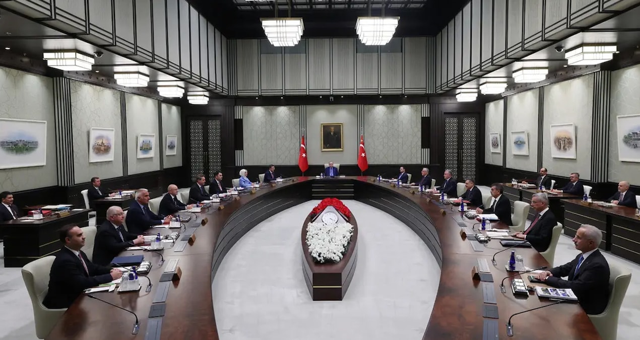 Gözler bu toplantıdan çıkacak açıklamada... Borsa çakıldı