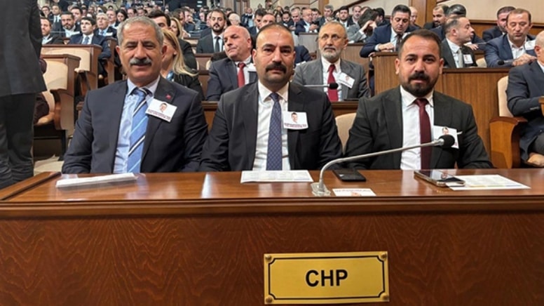 Çoğunluk sağlanamadı, seçim ertelendi: Adalar'da yeni istifa haberi geldi!