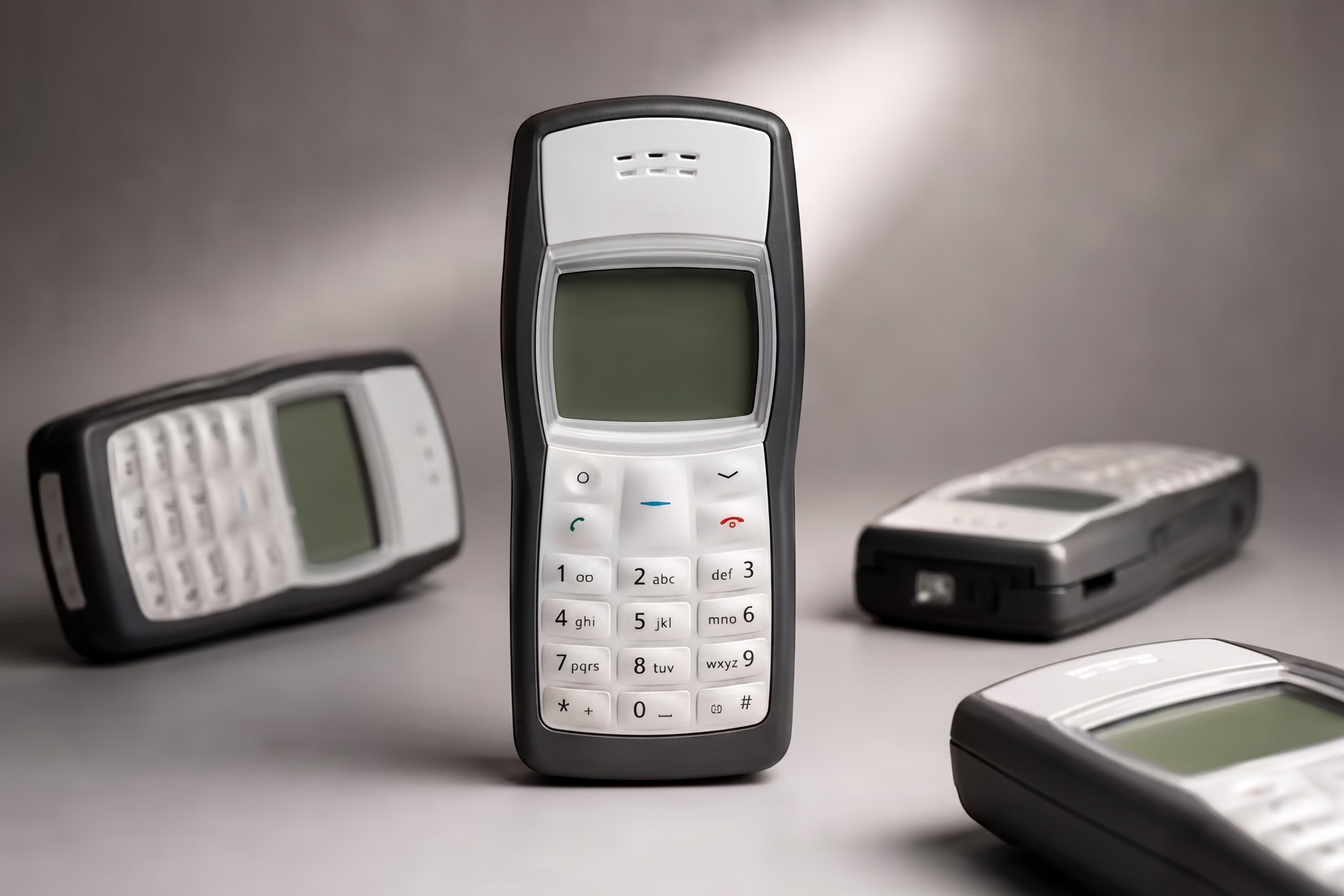2000'lerin efsane telefonu geri dönüyor: Tek şarjla 40 gün duruyor