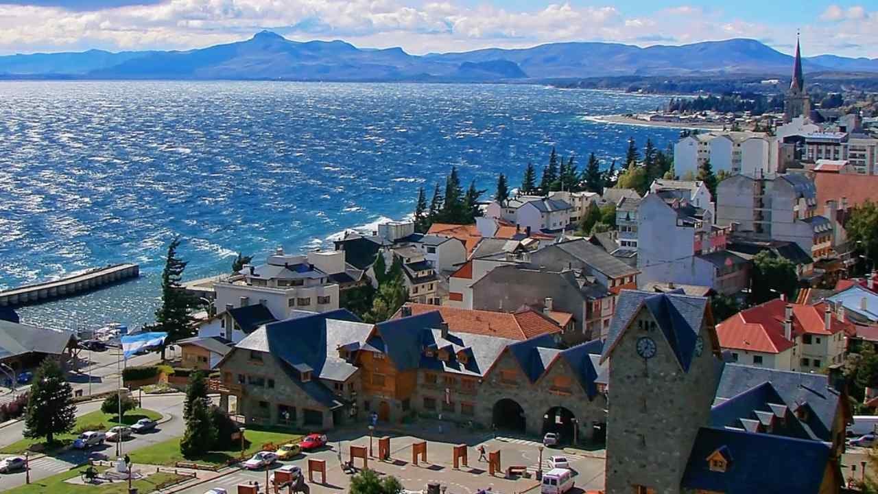 Gidene bedava ev, iş ve tatil imkanı: Valizini alan vizesiz bu şehre akın ediyor