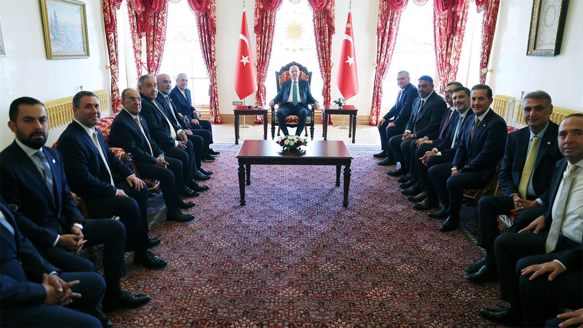 4 büyük spor kulüp başkanı Dolmabahçe'de Erdoğan'la görüştü