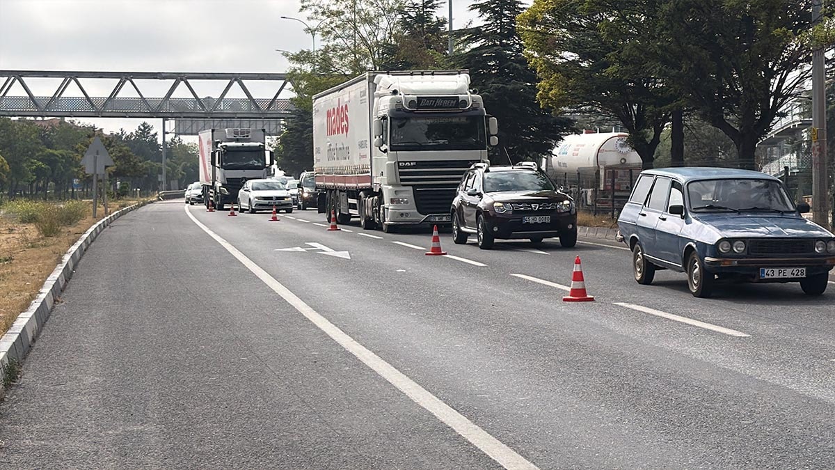 Kütahya’da otomobilin çarptığı 2 yaya yaralandı