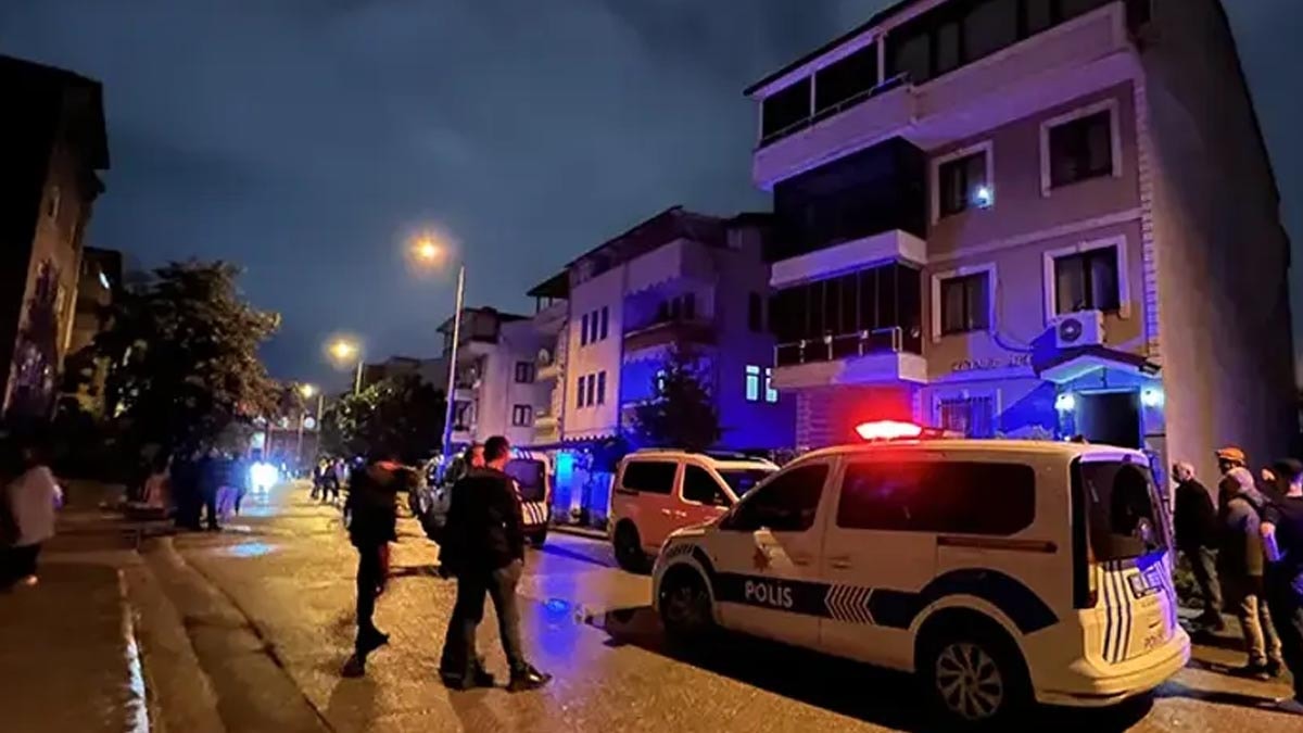 Toprak kaydı 2 bina boşaltıldı