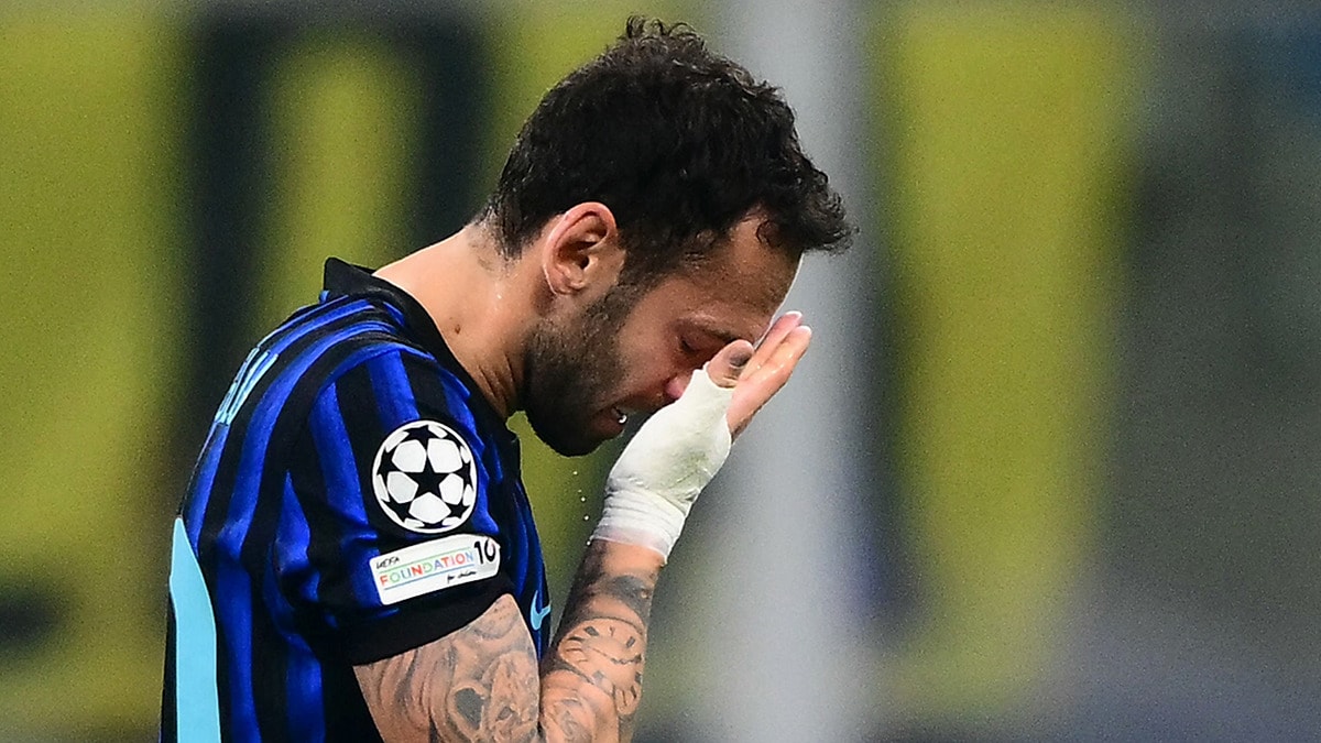 Hakan Çalhanoğlu'ndan kötü haber! Milli maçları kaçıracak