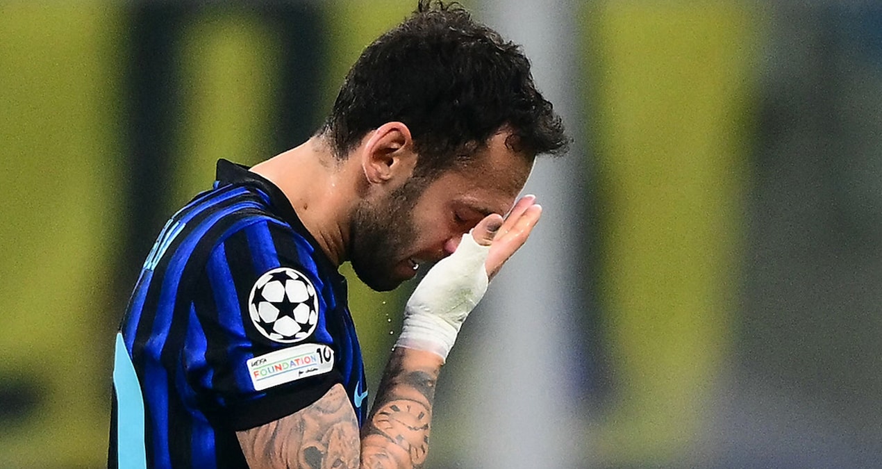Hakan Çalhanoğlu'ndan kötü haber! Milli maçları kaçıracak