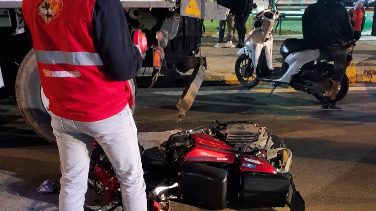 Polatlı’da motosiklet park halindeki TIR’a çarptı: 16 yaşındaki sürücü ağır yaralı