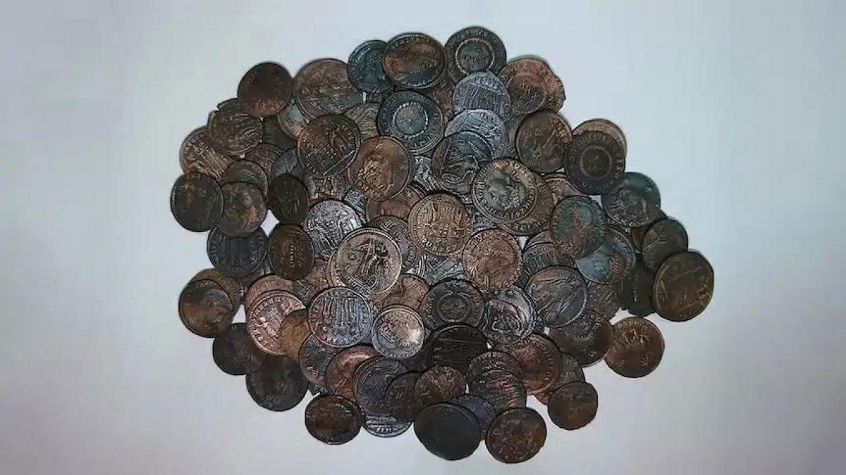 Denizin altında 30 bin tane bulundu: Defineye el konuldu