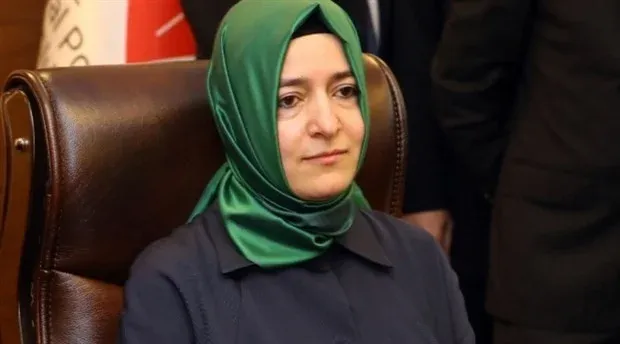 AKP Fatma Betül Sayan Kaya'yı her yerden tek tek siliyor