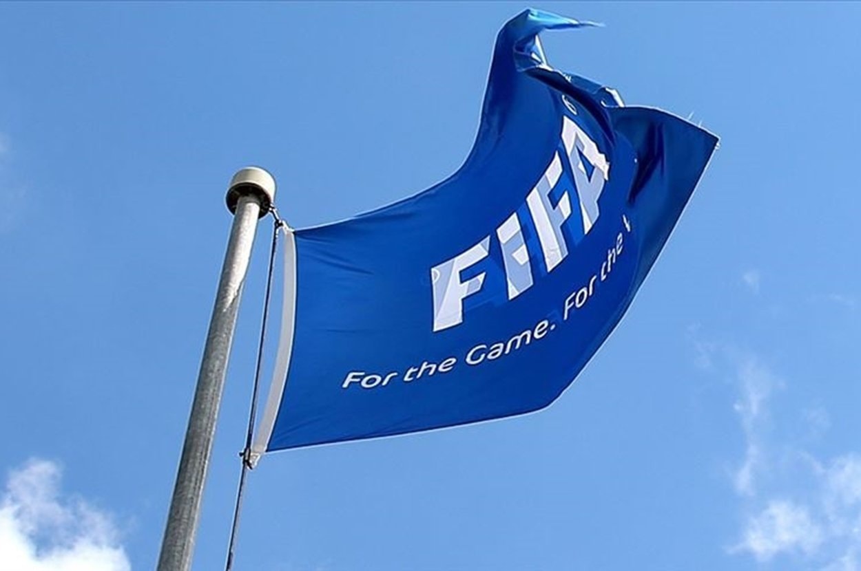 FIFA’dan 4 Türk kulübüne transfer yasağı