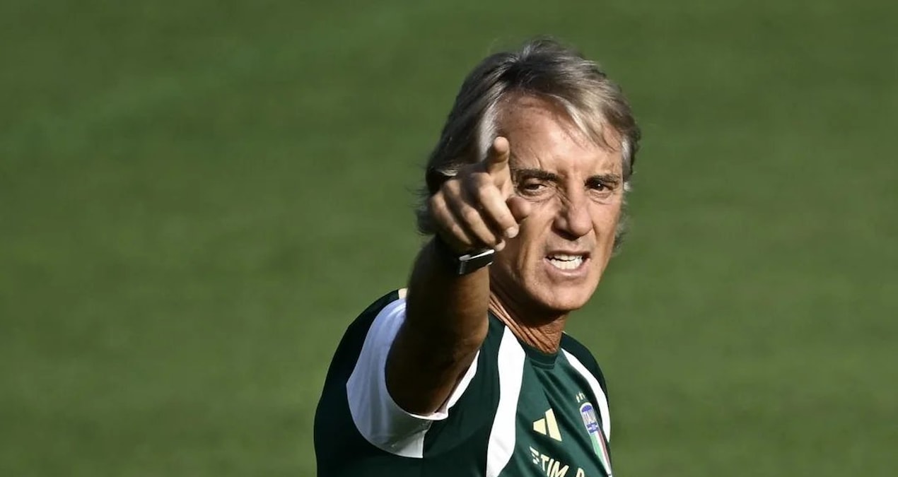 Mancini Türkiye maçı öncesi 10 futbolcuyu kadrodan çıkardı