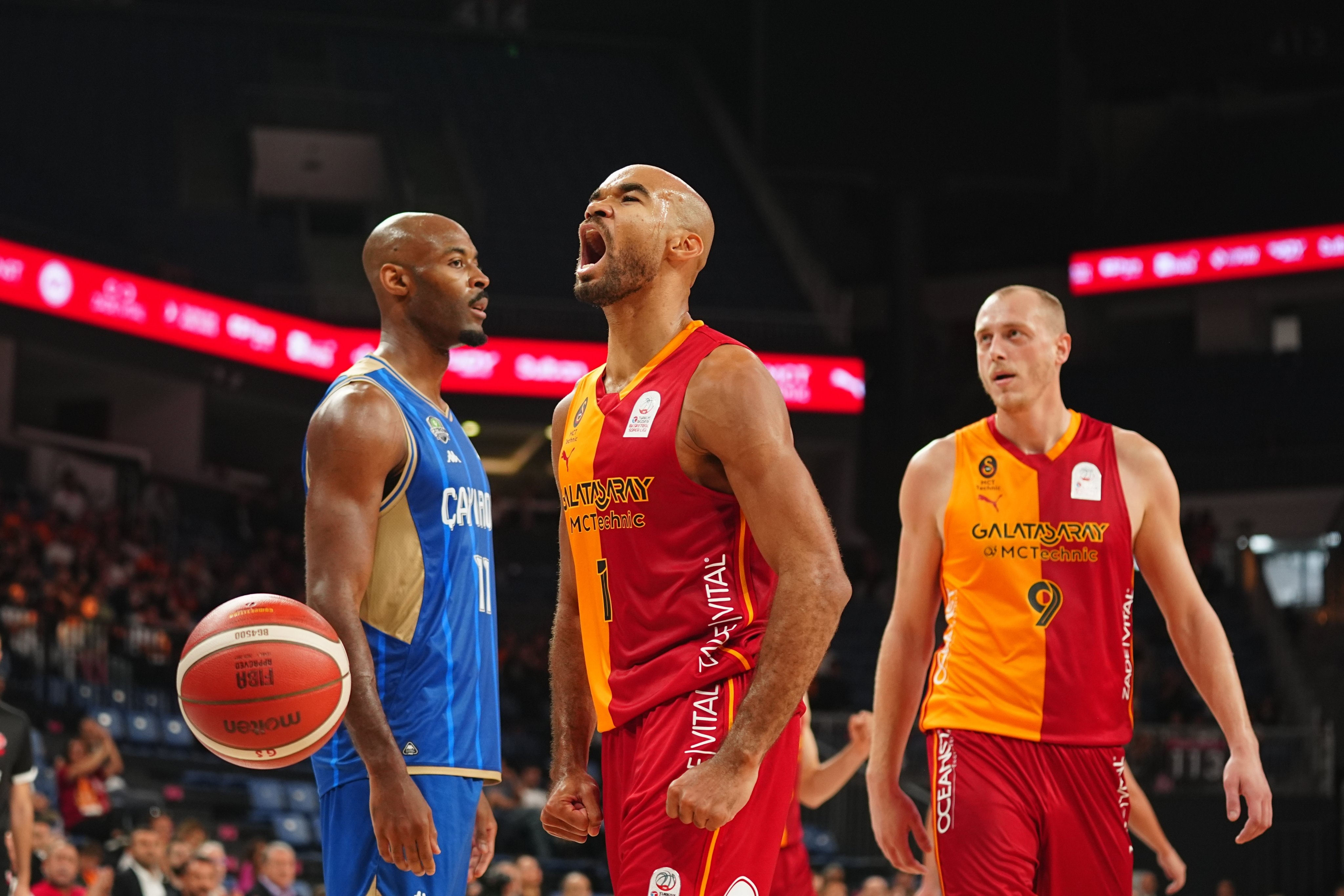 Galatasaray sezona farklı başladı