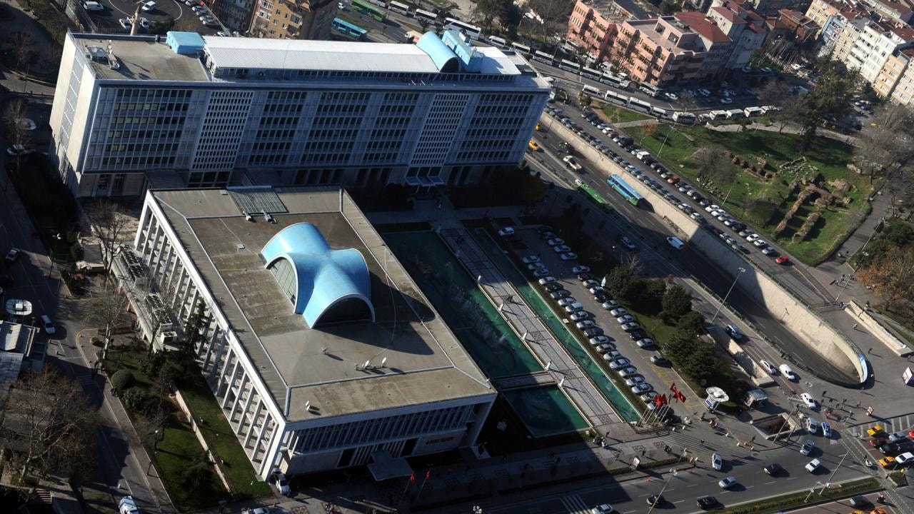 Müthiş iddiayı canlı yayında açıkladı: AKP İstanbul için fırsat kolluyor