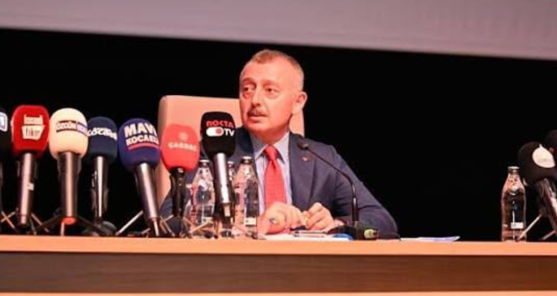 AKP’de “çöp patlaması” krizi: Eski başkan “korkuyorum” dedi, yeni başkan “risk yok” dedi