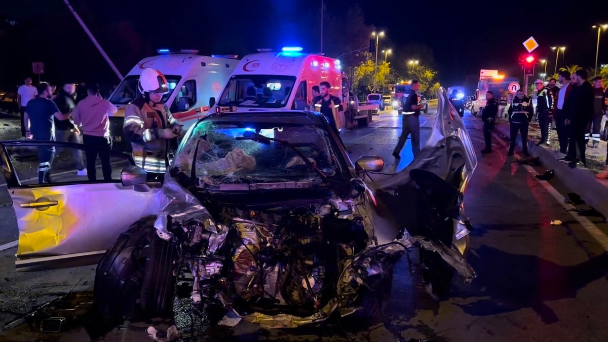 İstanbul'daki kazada ortalık savaş alanına döndü