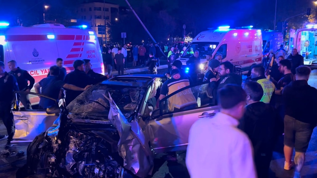 İstanbul'daki kazada ortalık savaş alanına döndü