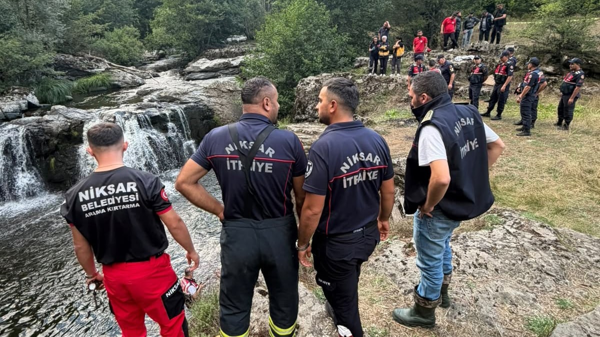 Serinlemek isteyen 2 kardeş şelalede kayboldu
