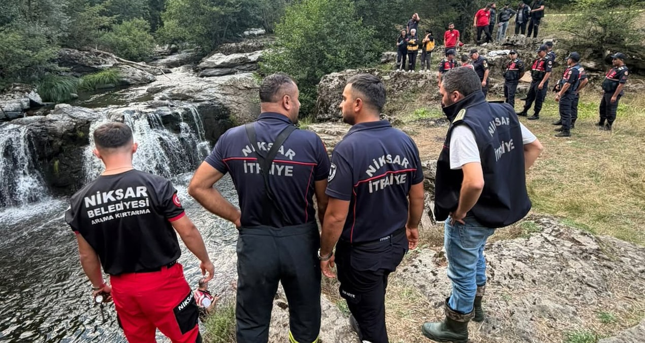 Serinlemek isteyen 2 kardeş şelalede kayboldu