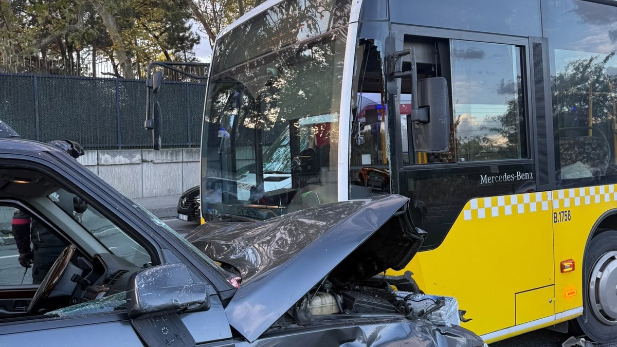 Karşı yöne geçen cip, İETT otobüsüyle çarpıştı: 3 yaralı