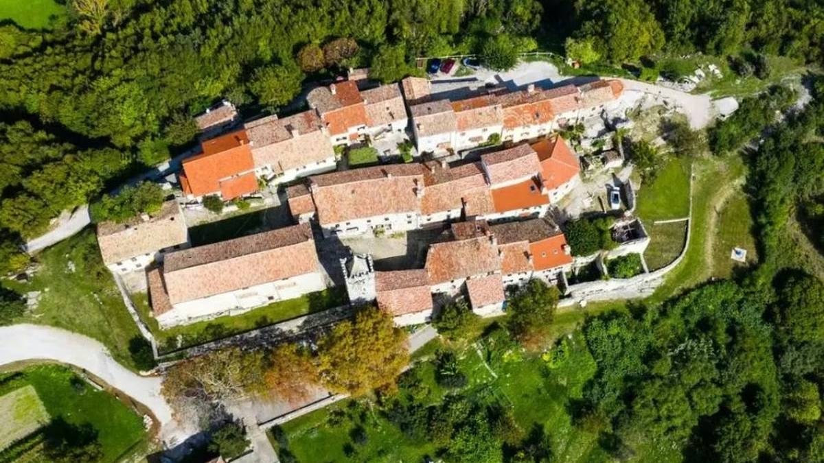 Dünyanın en küçük kasabası: Sadece 100 metre uzunluğunda