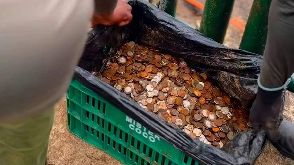 Şelalenin içinden 400 kilo para çıkardılar