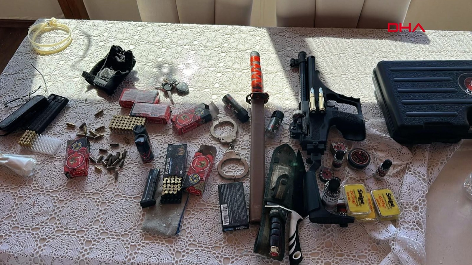 Ev sahibini ve eşini öldüren kiracının evinden cephanelik çıktı