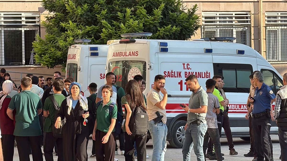 Manisa Valisi öğrencilerin son durumunu açıkladı
