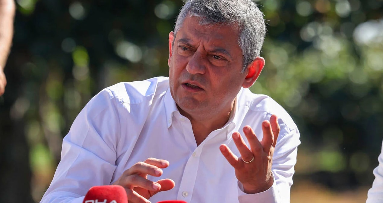 Özgür Özel açık açık Mansur Yavaş'ı işaret etti