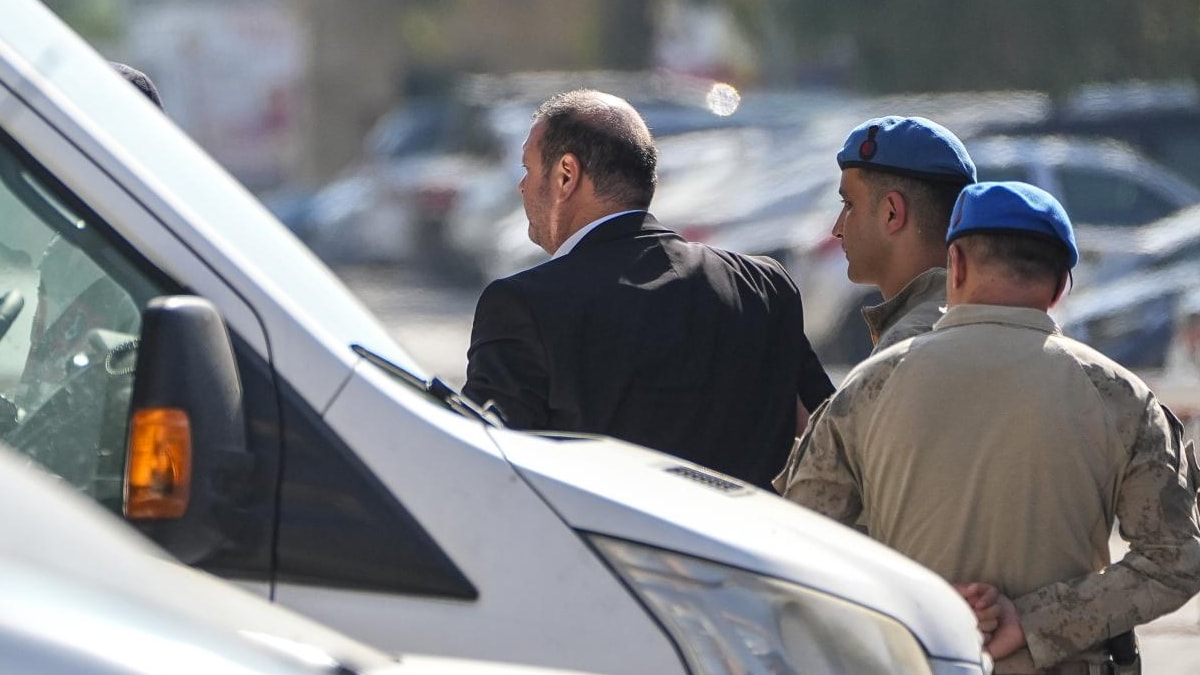 Menderes Belediyesi soruşturmasında bomba gelişme: Başkanın yanına yerleştirilmiş