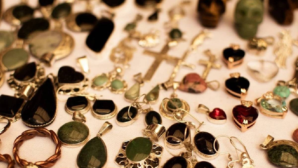 İkinci el dükkanından 56 liraya aldı: Servet değerinde çıktı