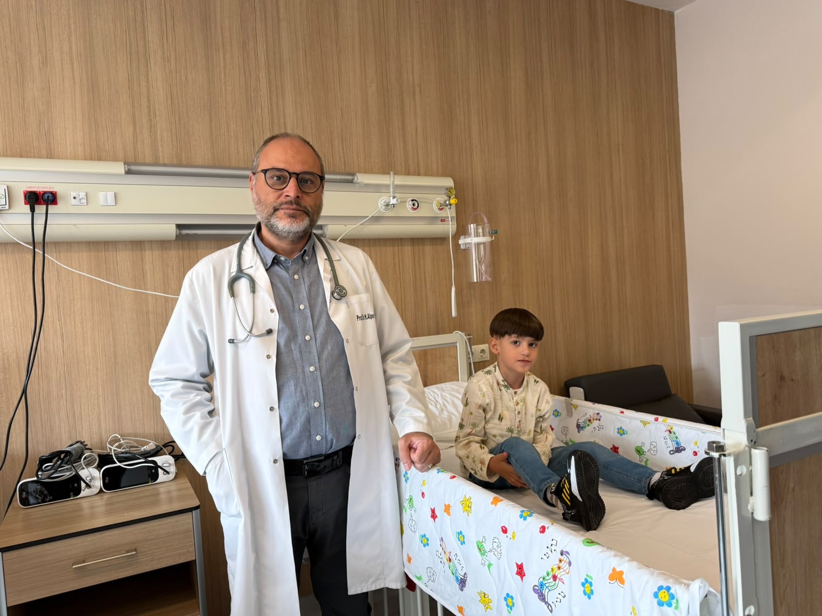 Organları ters, kalp damarları farklıydı: 5 yaşındaki Ömer’in hayatını değiştiren ameliyat