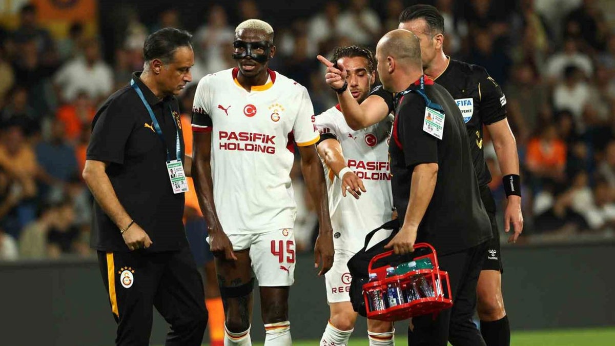 Sakatlanan Osimhen'den G.Saray'a kötü haber