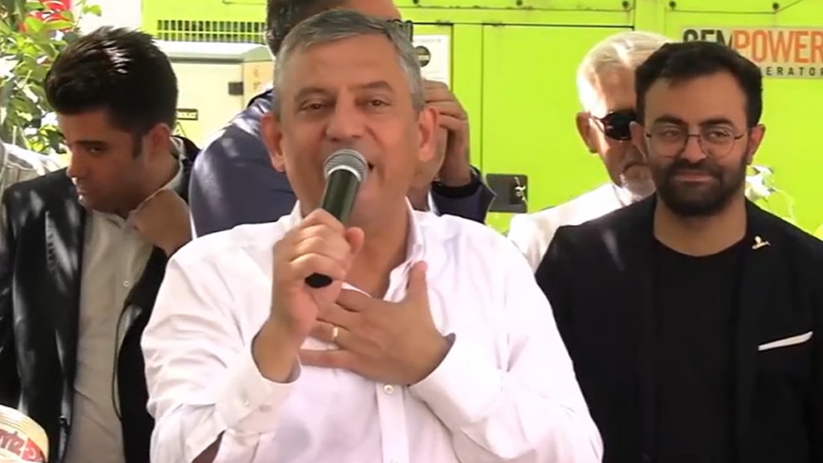 Özgür Özel'in Edirne ziyaretinde gülümseten anlar: "3 kişi İYİ Parti'ye üye olsun"