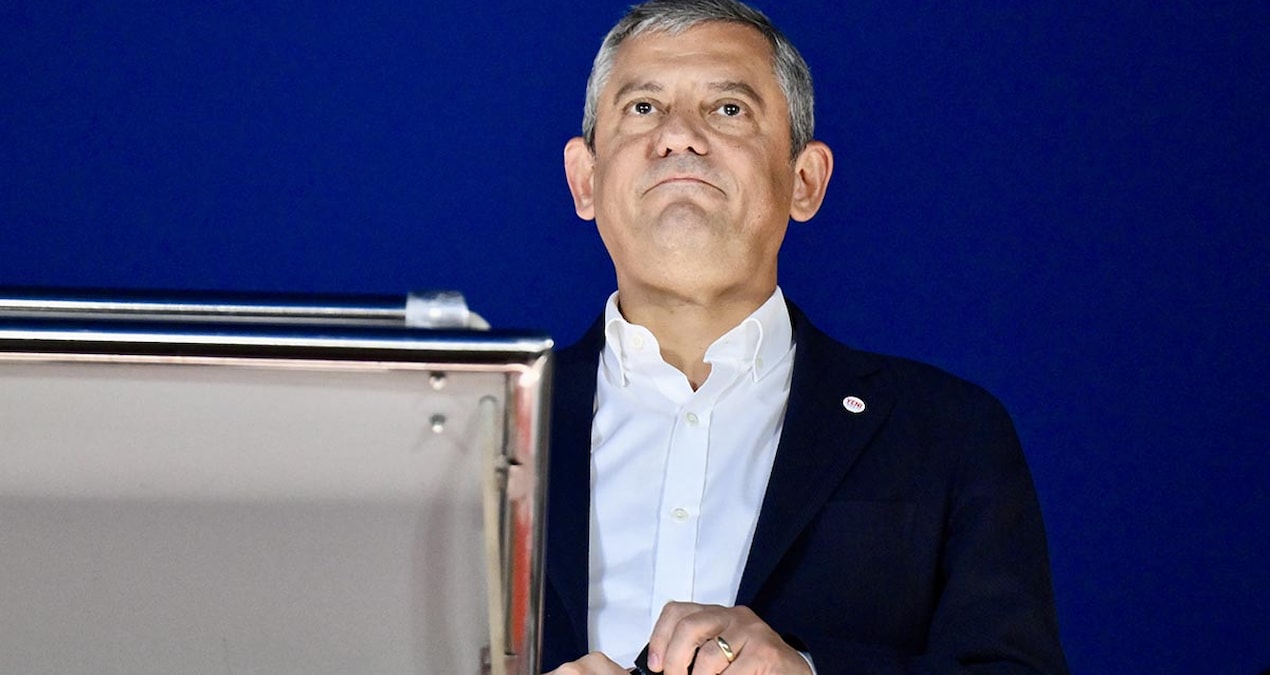 Özgür Özel son kararını verdi: YENİ Parti'nin ismi değişiyor mu?