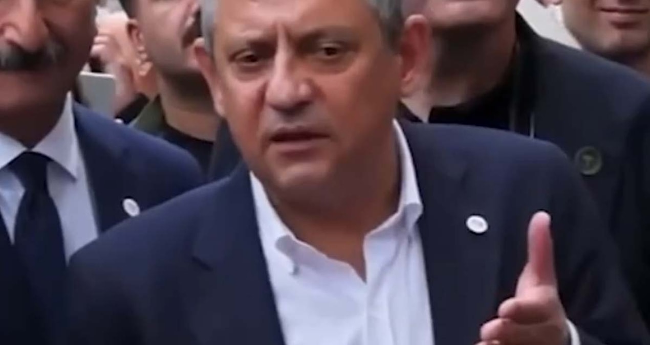 Özgür Özel son noktayı koydu: YENİ Parti’nin ismi değişecek mi?