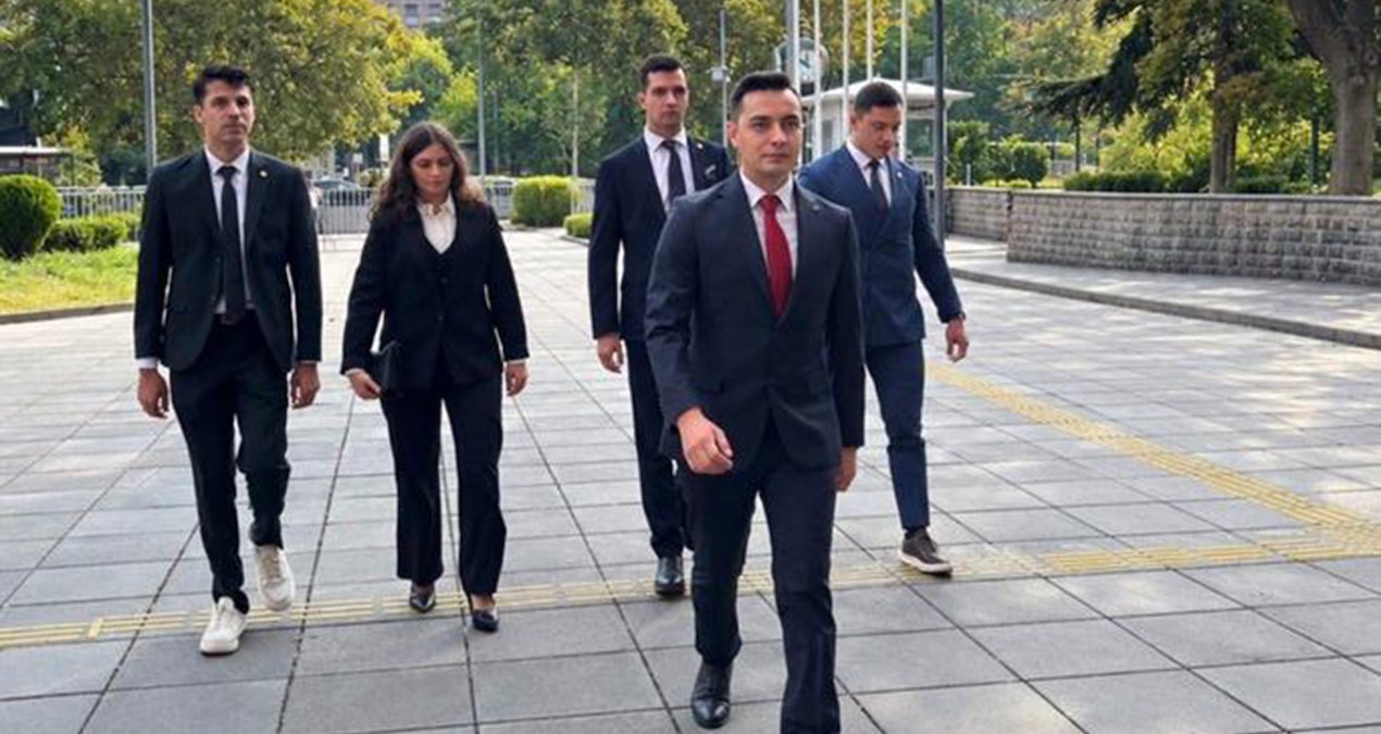 Teğmenler: Bizi ihraç edenlere ödül verildi