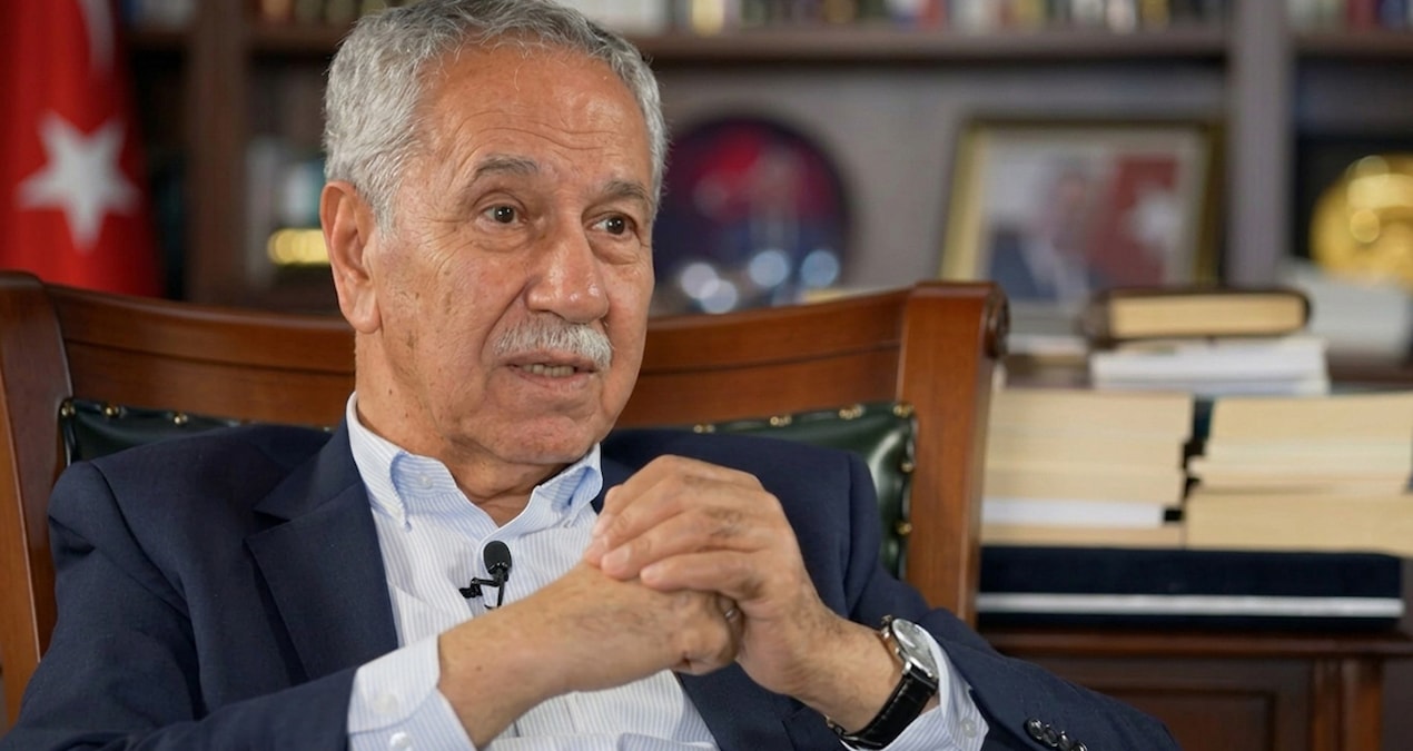Arınç’tan Mısır turunda adrese teslim iki fıkra