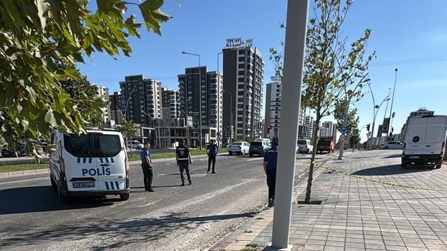 Diyarbakır’da hareket halindeki cipe silahlı saldırı: 2 yaralı
