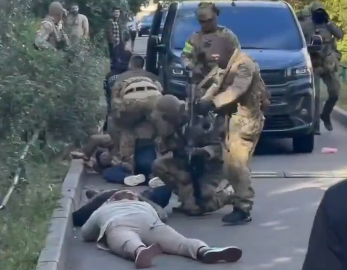 Kiev'de SBU ve GUR arasında silahlı çatışma: Suikast soruşturması gerilimi