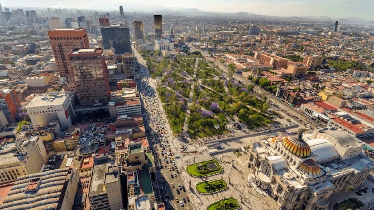 Gölün üzerine inşa edilen şehir batıyor