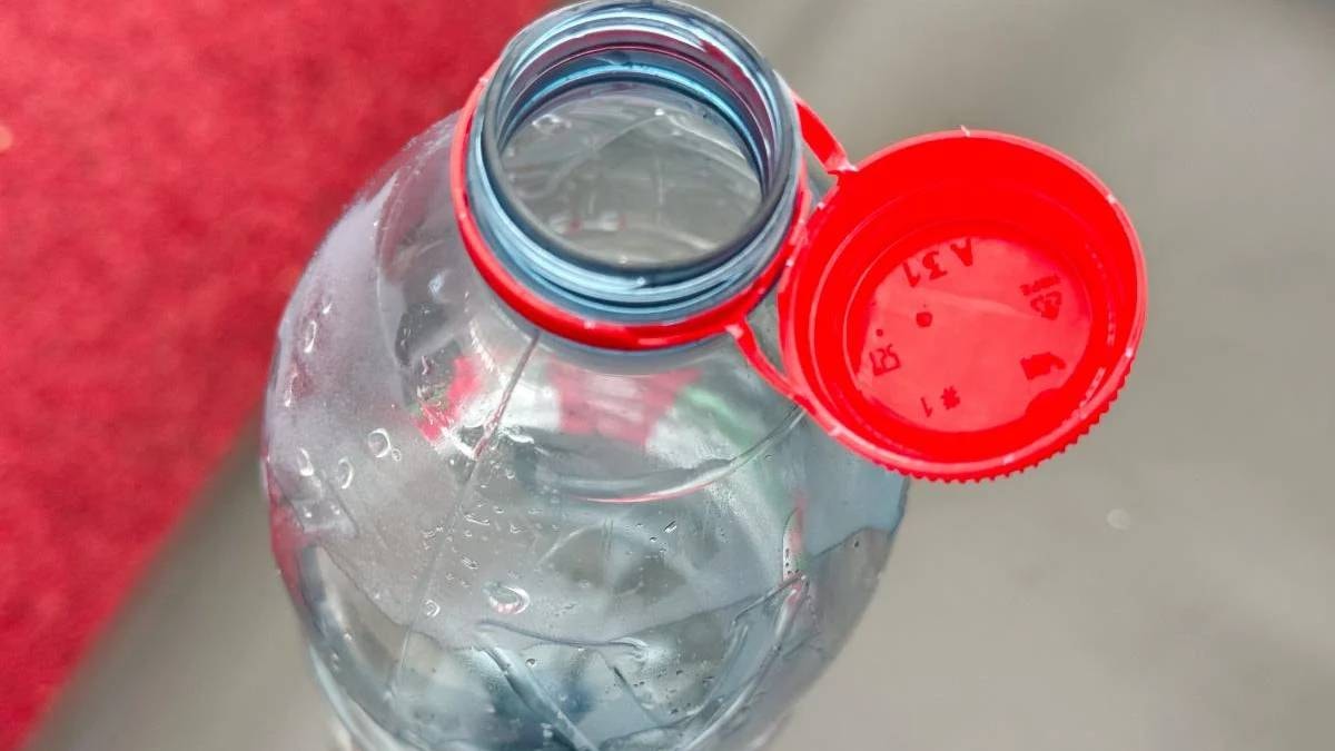 Marketlerdeki plastik şişeler değişiyor: Artık böyle görünecekler