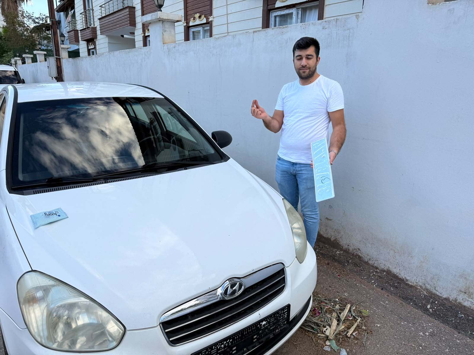 Kızıyla araç temizlerken neye uğradığını şaşırdı: Facianın eşiğinden dönüldü!